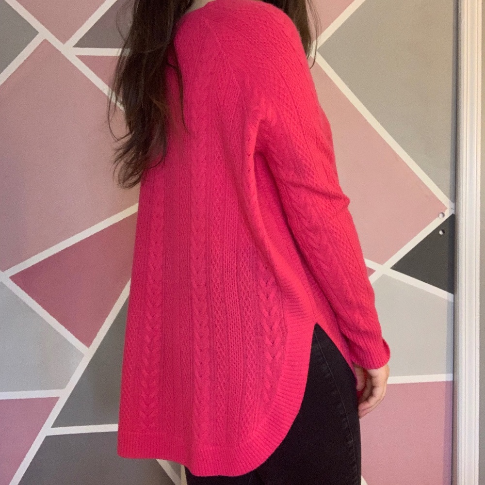 neumann marcus cashmere pink sweater, size medium